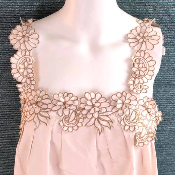 BCBGMaxAzria Cute Flowery Summer Dress! - Picture 2 of 16